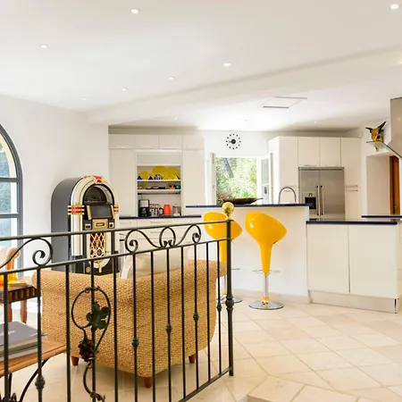 Clara Luxery House On Pont Royal Golf Mallemort